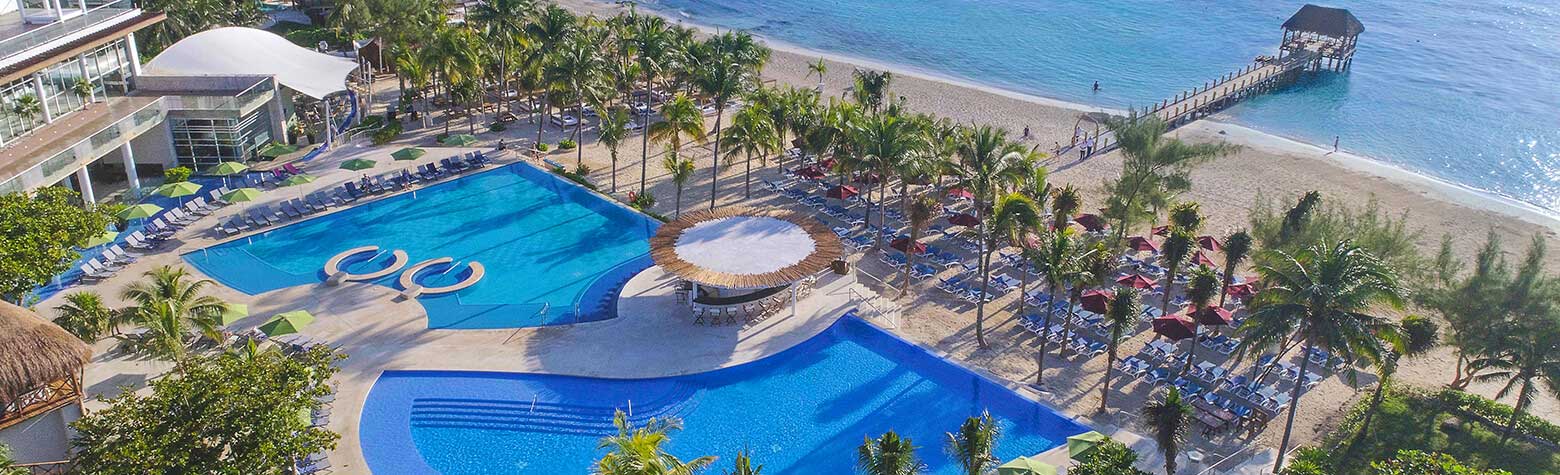 The Caribbean Club in Grand Cayman, Cayman Islands